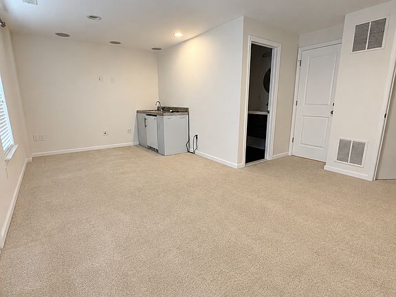 3rd image of 47 Village Green Ln