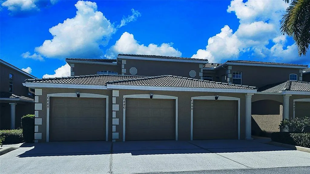 2 bed, 2.0 bath, 1440 sqft, $2,400 — Photo 1