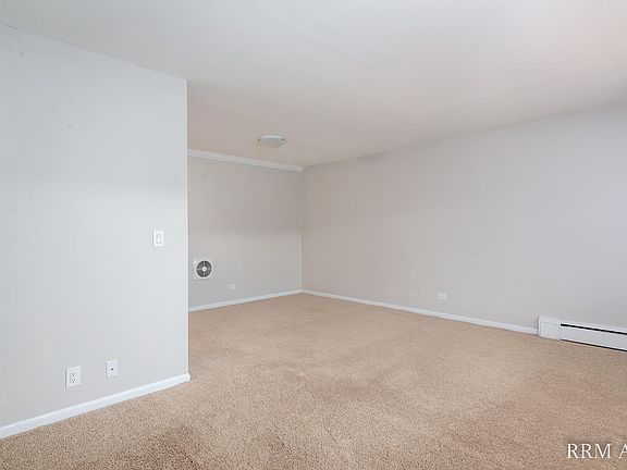 3rd image of 607 W Park Ave APT 203