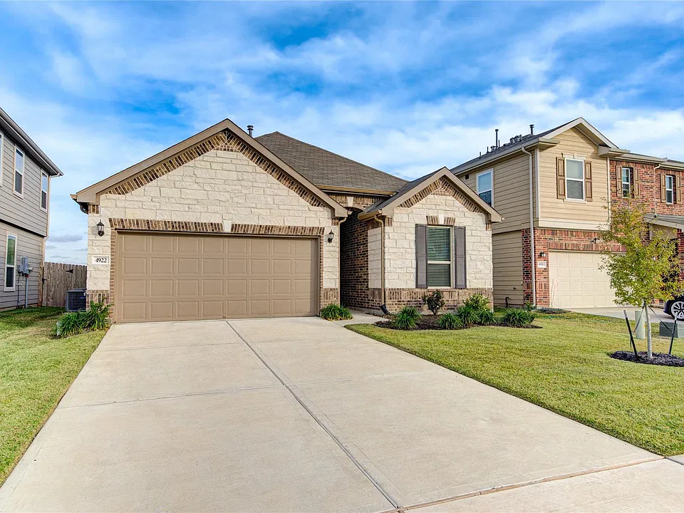 4922 Lucky Fawn Ln