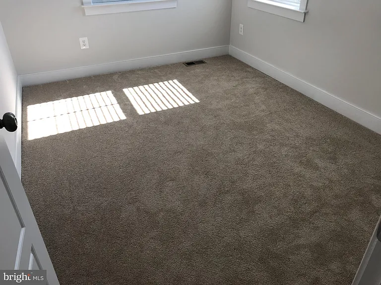 14227 Travilah Rd — Photo 17