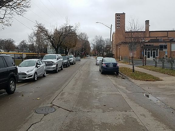 5th image of 4130 Dupont Ave N
