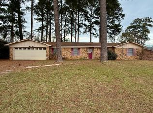 217 Sherwood Dr, Longview, TX 75605