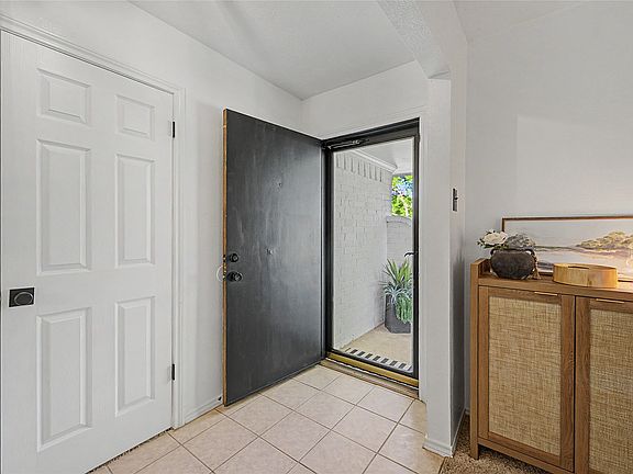 4th image of 337 Merribrook Trl
