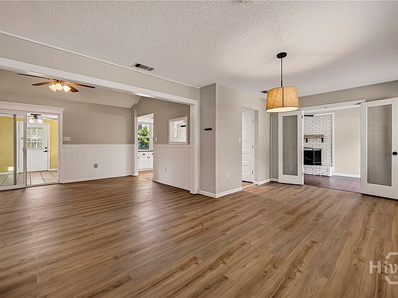 4th image of 127 Melrose Place