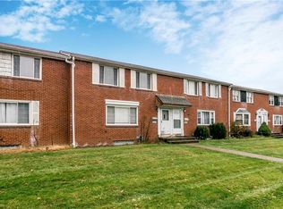 325 Macassar Dr, Pittsburgh, PA
