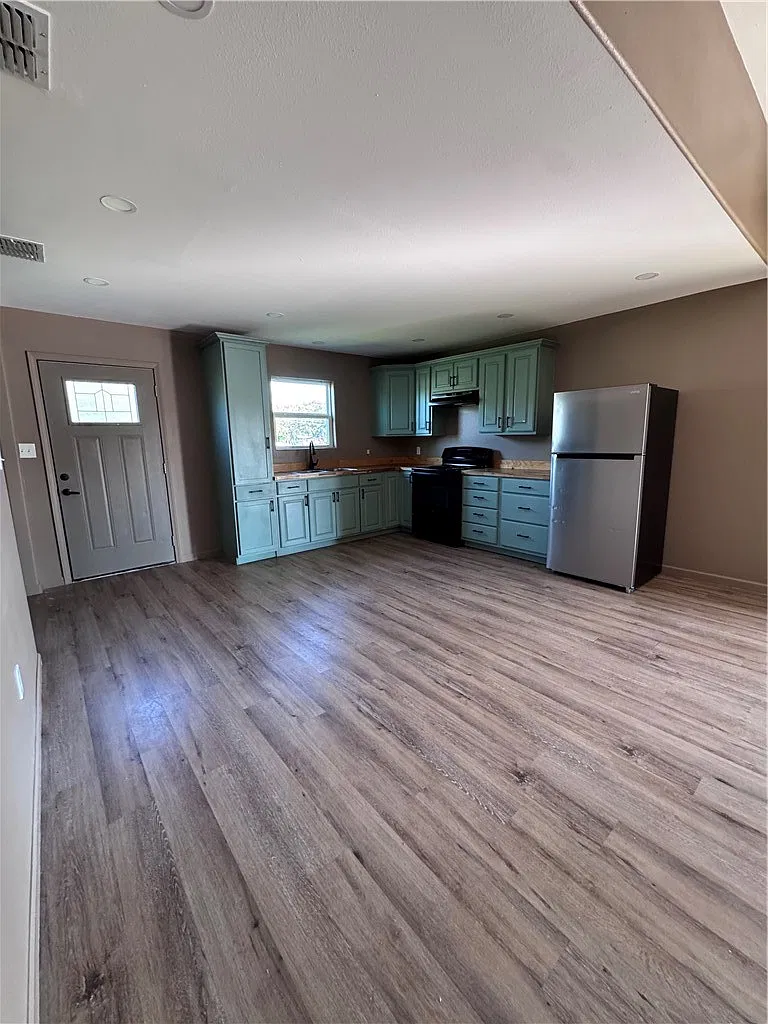 3246 Meadow Ln — Photo 3