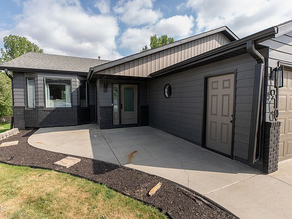 4th image of 910 20th St SE