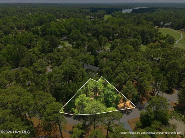 2 W Quail Lake Road, Pinehurst, NC 28374
