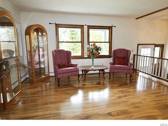 4th image of 15 Rosal Dr