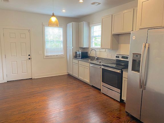 2nd image of 612 E Henry St #A