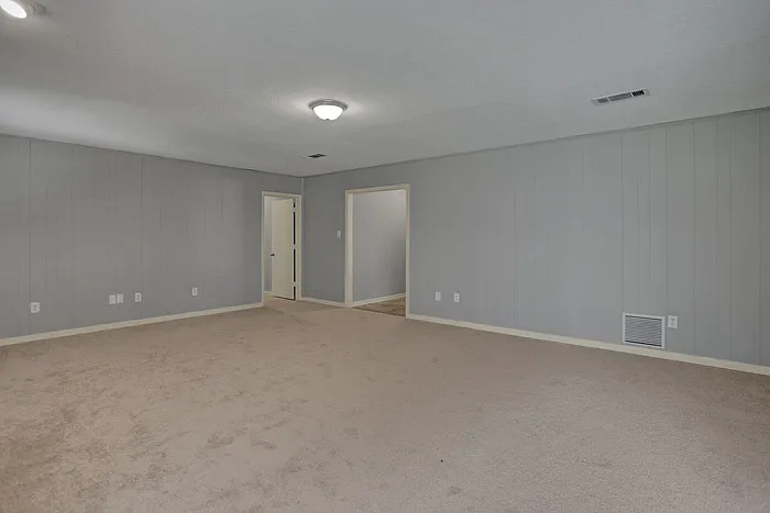 3 bed, 2.0 bath, 1898 sqft, $1,545 — Photo 3
