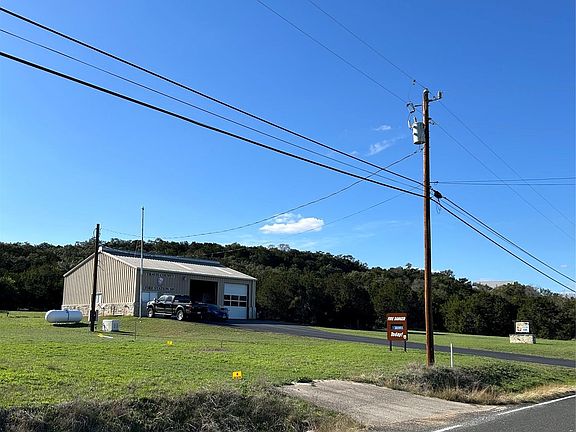 3rd image of 36 Travis Oaks Dr