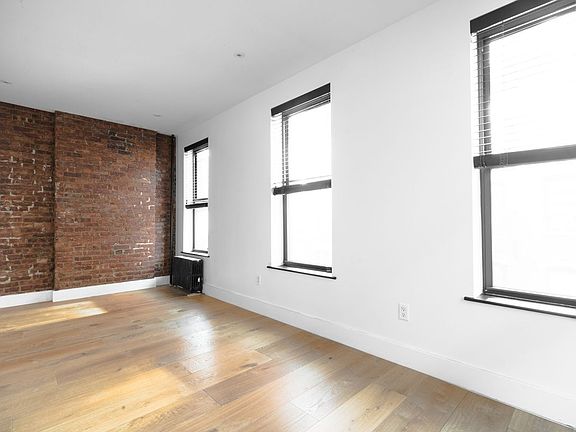 2nd image of 19 Pell St APT 1