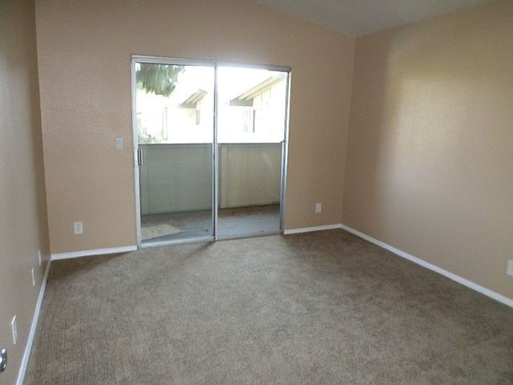 5th image of 802 Coriander Dr Unit D