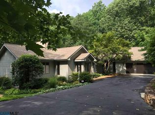 27 Shingle Oak Ln, Nellysford, VA 22958