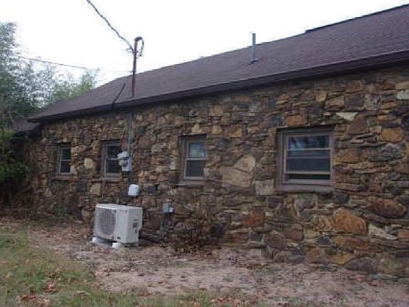 5th image of 2323 W Arlington Rd