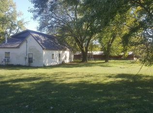 1651 E Main St, Gentry, AR 72734