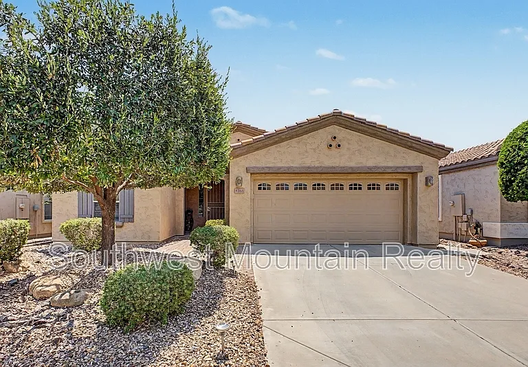4265 E Azalea Dr — Photo 2