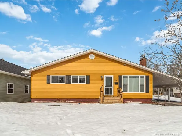 386 Avant Garde St, Dieppe, NB E1A 5E7