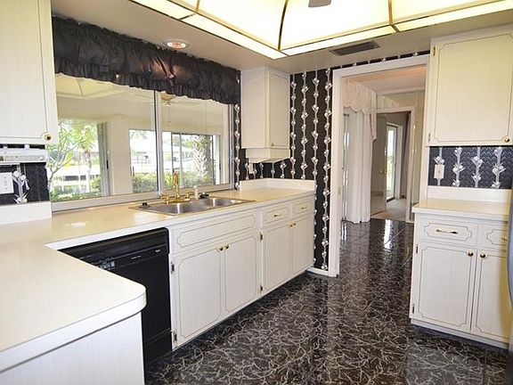 3rd image of 1601 Montia Ct
