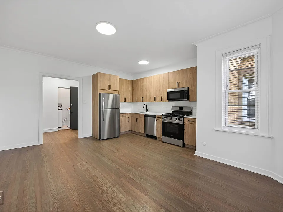 6509 N Hamilton Ave #2