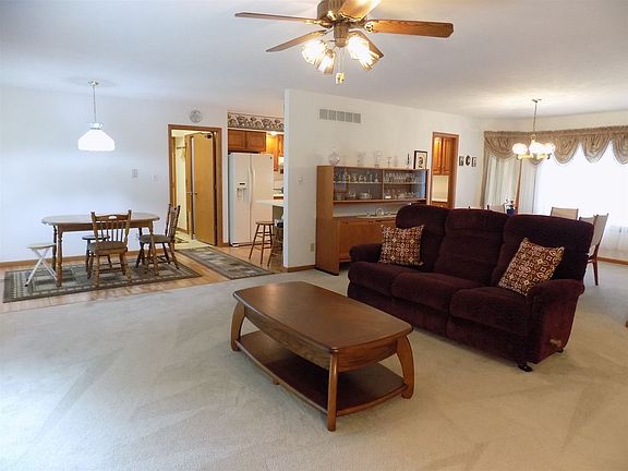 4th image of 24190 Villa Ct