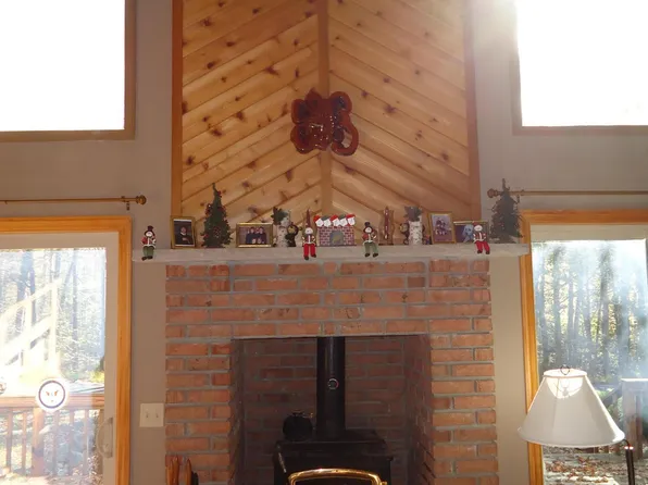 8830 Cloudcrest Dr, Tobyhanna, PA 18466