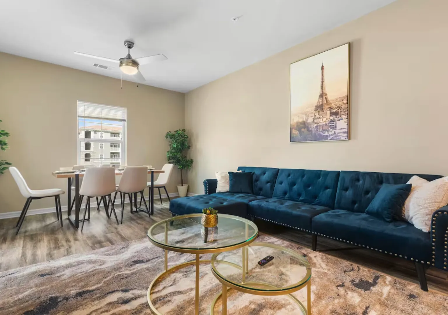 Sophisticated 3BD/2BA Retreat: Pool, Gym, Laundry — Photo 3