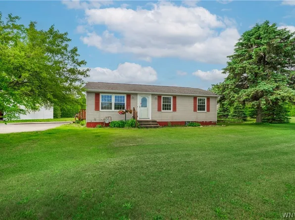 7960 Ridge Rd, Gasport, NY 14067