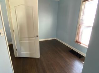 211 Bluff St, Aurora, IL 60505