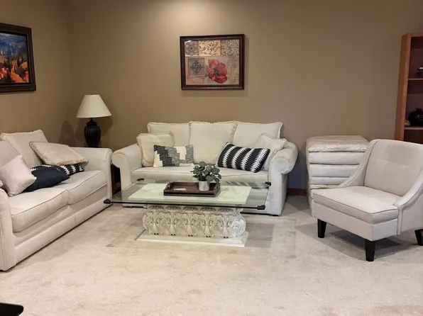 906 E Lake Sammamish Pkwy NE #B, Sammamish, WA 98074