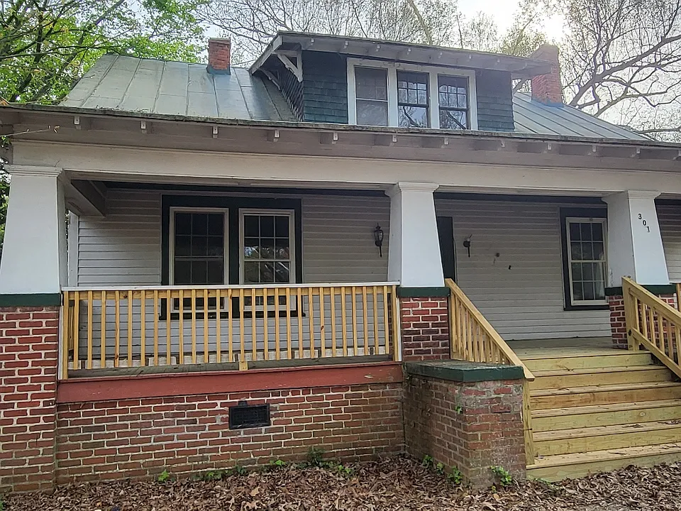 301 W Franklin St