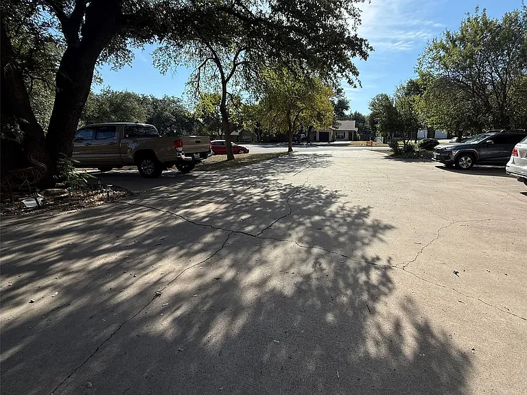 2907 Whisper Oaks Ln #D — Photo 1