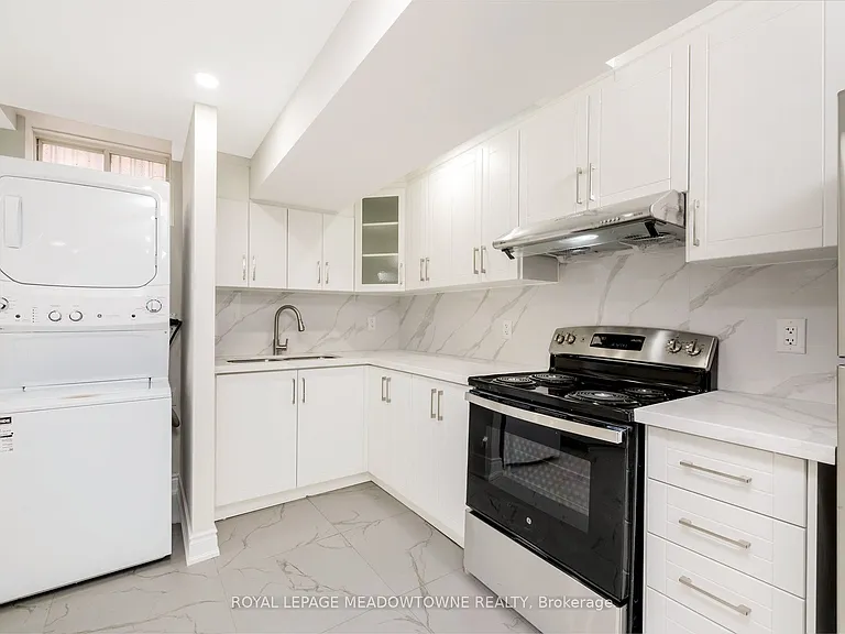 1603 Hume Way #BASEMENT — Photo 9