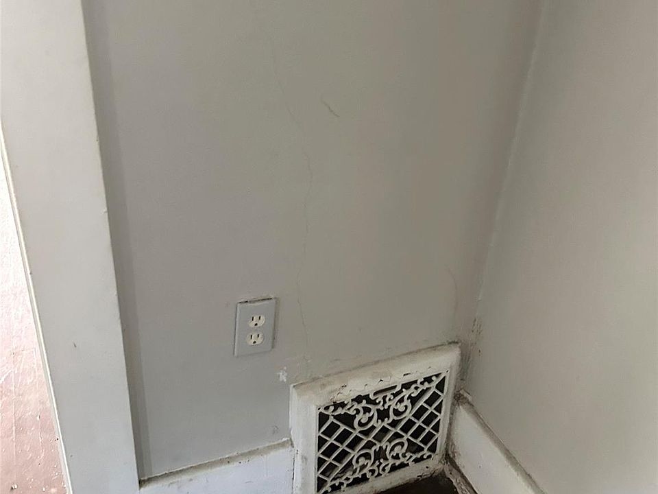 169 Avalon St, photo 22
