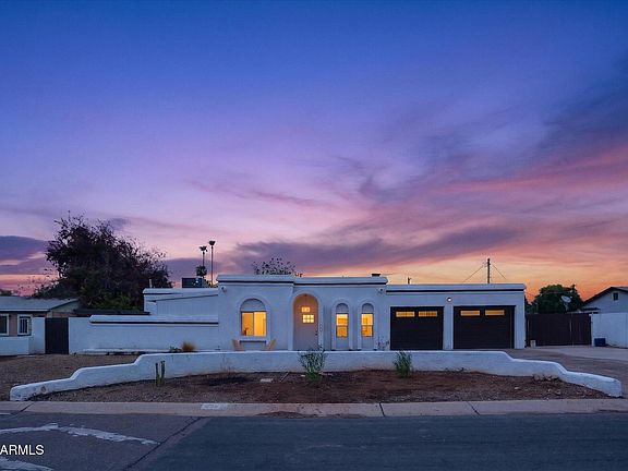 3rd image of 2334 W AUGUSTA Avenue