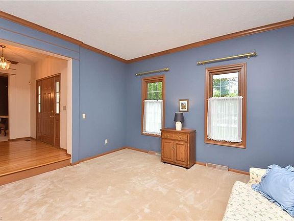 4th image of 2083 Farmington Turn