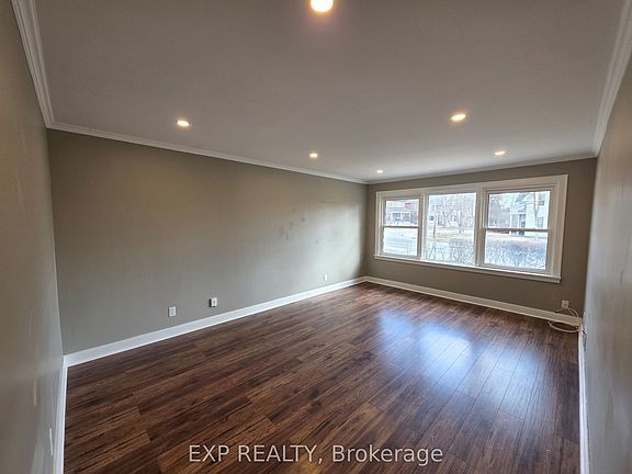 5th image of 456 Cordach Cres
