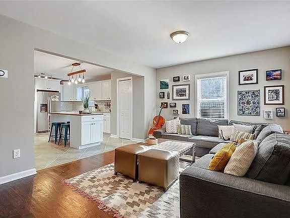 2706 White Oak Dr — Photo 4