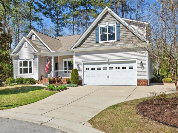 925 Lukestone Dr, Fuquay Varina, NC 27526