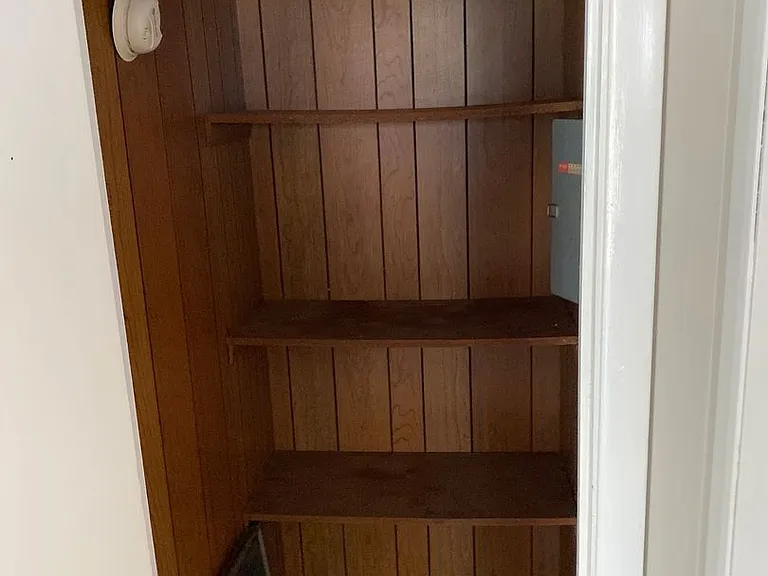 806 Crown Ave — Photo 6