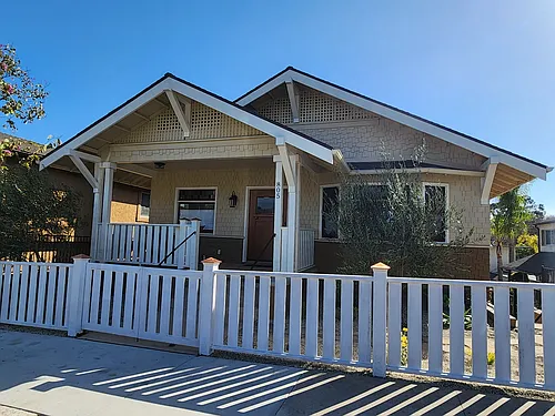 805 Olive St Photo 1