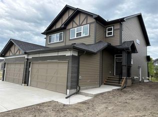 264 NE Legacy Glen Parade SE, Calgary, AB T2X5Z6