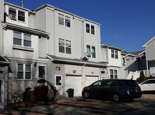 228 Lorraine Loop, Staten Island, NY 10309