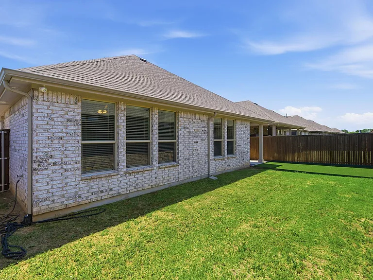 1017 Almond St — Photo 26