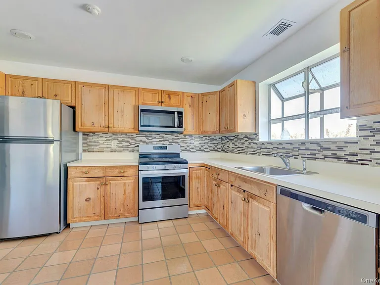 367 Seabreeze Ct — Photo 7