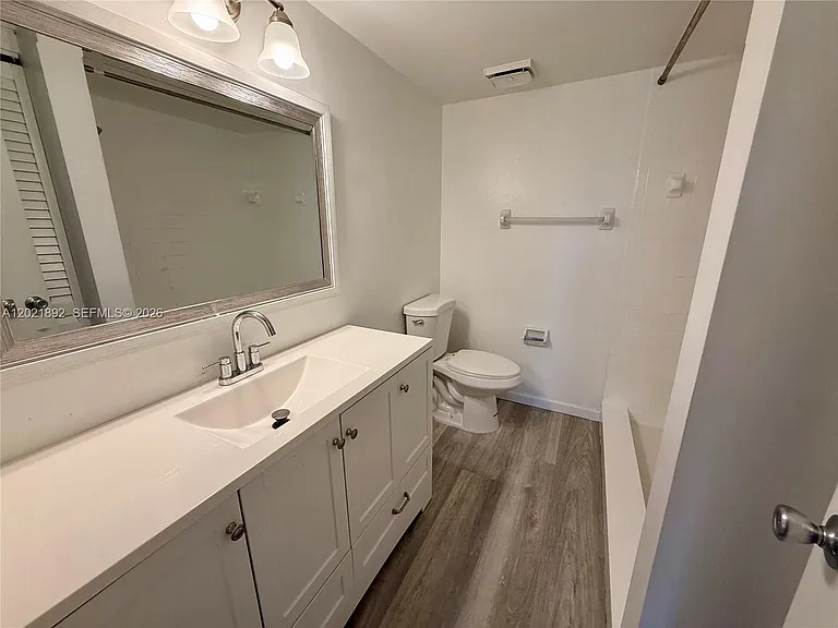110 Gardens Dr #203 — Photo 16