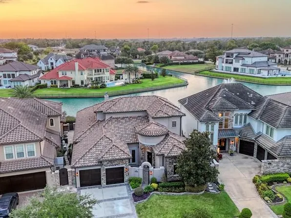 1007 Williams Lake Dr, Richmond, TX 77469