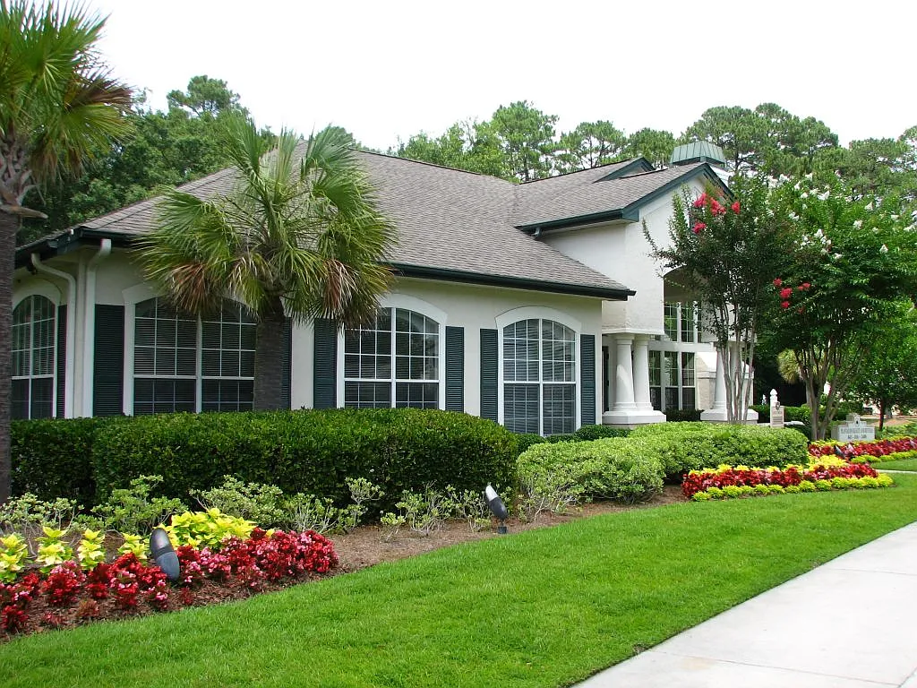 2 bed, 1076 sqft, $1,600 — Photo 1